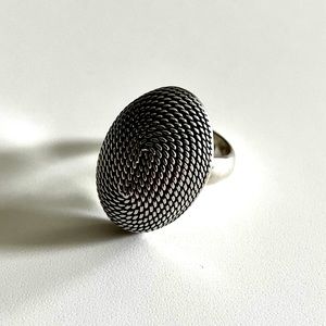 Silver Woven Oval Ring, size 5, Excellent Condition